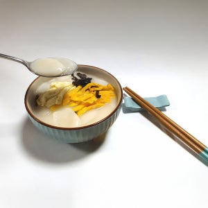 2025년 햅쌀로 생산한 공주 고맛나루쌀로 만든 백미떡국2Kg 정안알밤 특