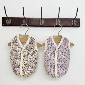 반려동물 강아지옷 꽃누빔 김장 조끼