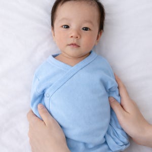 신생아 아기 증명사진 / 여권·비자 사진 보정·인화 / 택배 발송