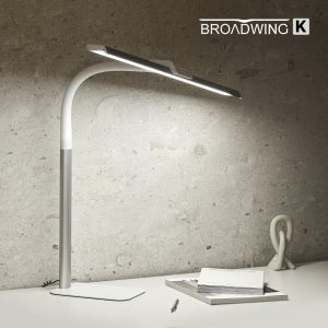 프리즘 브로드윙K 화이트 베이스 LED 와이드 스탠드 책상 조명 LSP-9000