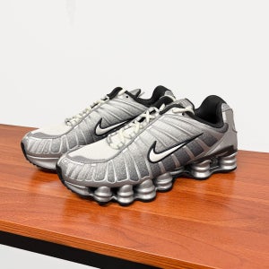 나이키 샥스 TL 메탈릭 실버 울프그레이 블랙골드 01그레이