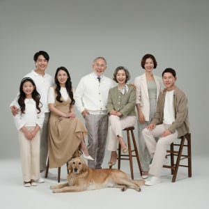 광주 가족사진 5포즈 촬영전체원본제공 43x30cm 최고급액자제공 이루다스튜디오