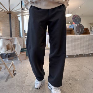 [국내매장판] 나이키 써마핏 오픈헴 와이드 팬츠 남성 플리스 기모 트레이닝 긴 바지