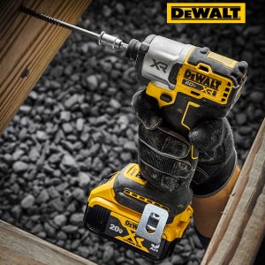 디월트 충전임팩트드라이버세트 DCF845P2T (20V/5.0Ah) BL