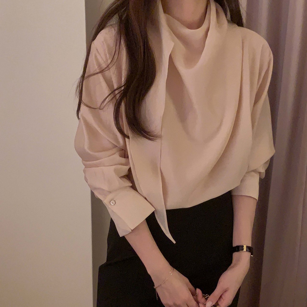 타이 스카프 블라우스 드레이프 넥 하객룩 베이지 아이보리 결혼식 코디 페미닌 오피스룩
