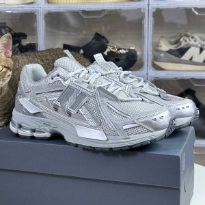 뉴발란스 1906A 실버 메탈릭 레터링끈 M1906AG 남녀공용 데일리슈즈 한정판