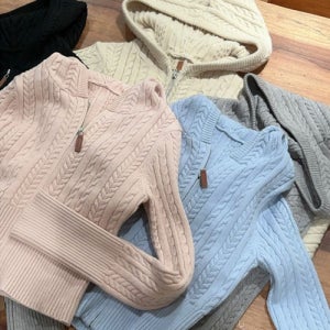 [ONNIT] 여성 케이블 니트 후드 집업