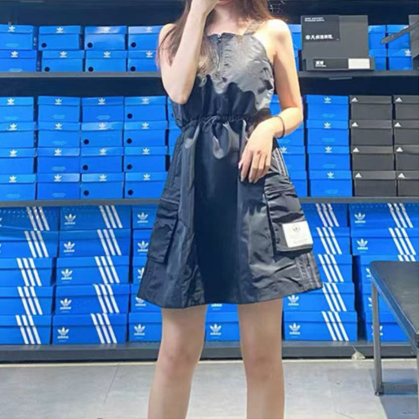 아디다스 오리지널 디즈니 카고 우먼스 포켓 나일론 원피스 블랙 HL9066