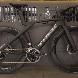 트렉 마돈 7세대 SLR 9 AXS (RED AXS+엔비 SES 6.7 ID360) 로드자전거