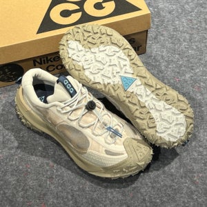 나이키 ACG 마운틴 플라이 2 고어텍스 트래킹화 라이트 브라운 DV7903-101