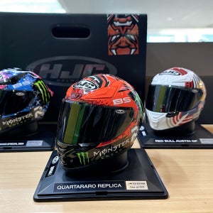 HJC 홍진헬멧 알파1 레드 불 오스틴 GP 미니어쳐 (한정판 소장용)