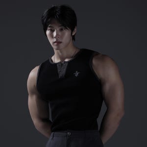 카미드 투톤 헨리넥나시 머슬핏 슬리브리스 골지 망고나시