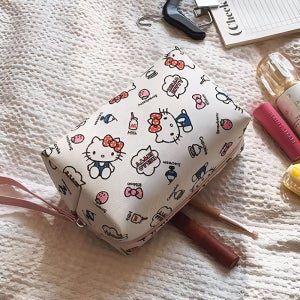 산리오 헬로키티 패턴 사각 파우치 핑크