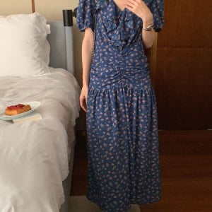 한정수량 원가세일] 당일출고)-브이 프릴 플라워 셔링 케이라 원피스