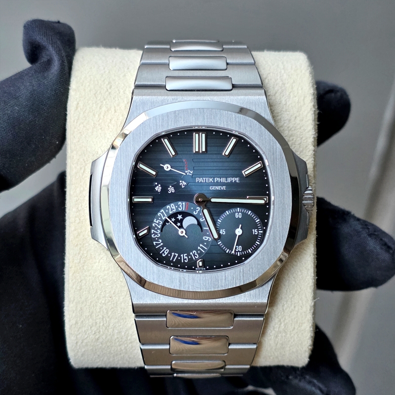 파텍필립 노틸러스 5712/1A-01 스틸 40mm