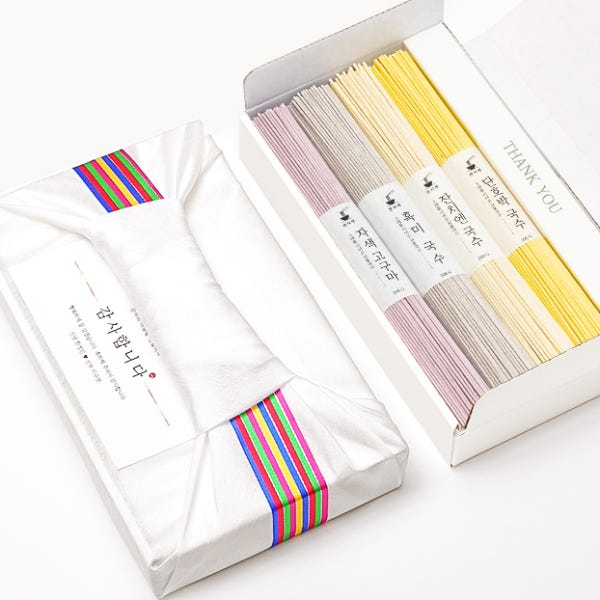 결혼식 웨딩 답례품 돌잔치 회사 칠순 환갑 오색국수 색동보자기 400g