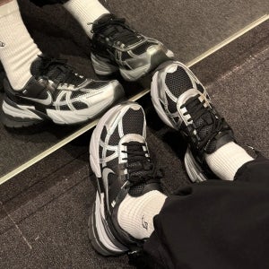 나이키 V2K 브이투케이 런 여성 블랙 운동화 메탈릭 실버 FD0736