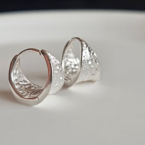 실버925 펀칭 삼각 유니크 원터치 은귀걸이