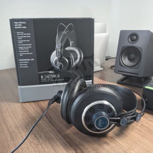 AKG 프로페셔널 세미 오픈 유선 헤드폰 스튜디오 모니터 K240 MK-2 Y3