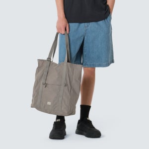[스노우피크 어패럴] 프로 라이트 경량 패커블 쇼퍼백 20L Vintage Gray (S26MUTTB75)