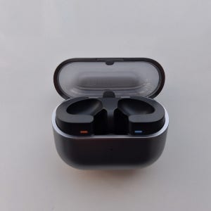 삼성정품 갤럭시버즈3(SM-R530) 실버 충전기 이어폰 미포함(GH82-35439A) + 충전케이블(GH39-02142A)