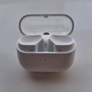 삼성정품 갤럭시버즈3(SM-R530) 화이트 충전기 이어폰 미포함(GH82-35439B) + 충전케이블(GH39-02142A)