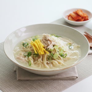 [디디마트]닭칼국수 밀키트 720G (면,육수소스,야채,고명 구성) 닭 칼국수 캠핑 혼밥