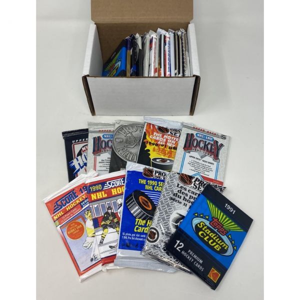 Topps Upper deck Donruss Fleer Score Upperdeck 80년대 후반과 90년대 초반의 빈티지 NHL 하키 카드 팩에 담긴 미개봉 300장 컬렉션.