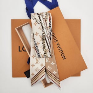 루이비통 방도 스카프 얼티밋 모노그램 BB 베이지 M79588