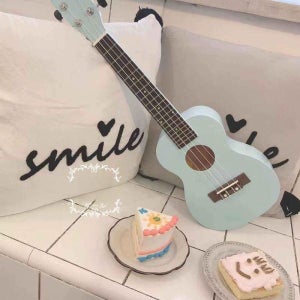 용 블루 우쿨렐레 여름용 초보자용 소형 기타 21inch 파이어리옐로우