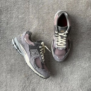 뉴발란스 2002R 프로텍션 팩 징크 그레이 핑크 M2002RDY