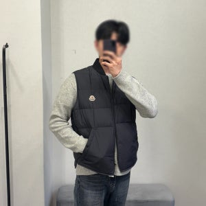 26SS 몽클레르 남성 ELBERTON 스퀘어 퀼팅 패딩 조끼 블랙