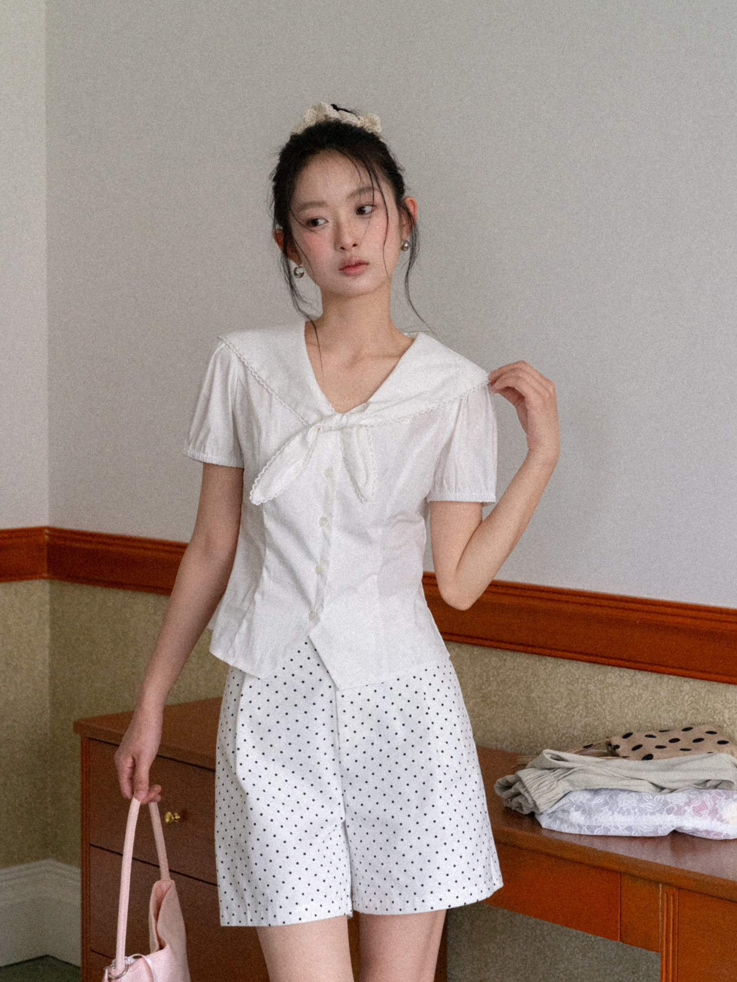 EGGKA 에그카 타이블라우스 세일러카라 여름 반팔 화이트 셔츠블라우스