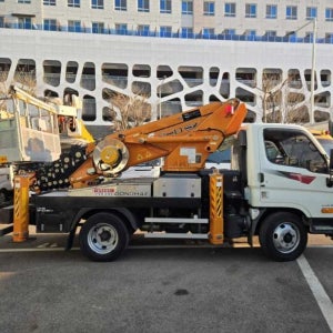2.5톤스카이차 19년식 현대 마이티 동해 240SKY 수평자동조절 무사고 고소작업차