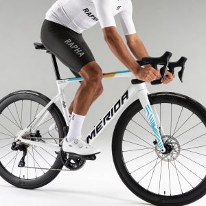 2025 메리다 스컬트라 5000 105 Di2 24단 카본 로드 자전거 올라운드