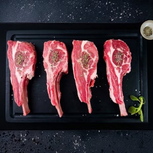바라던 숄더랙 300g 양갈비 양고기 어린 목초육 캠핑 냉동