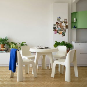 야외 플라스틱테이블세트 피키 4인세트 야외의자 카페가구 테이블1개+의자4개, 크림화이트