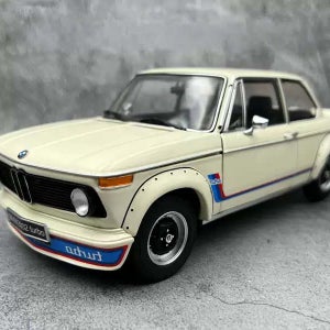 BMW 2002 Turbo (1973년식) M시리즈 조상 1:18 KYOSHO 교쇼
