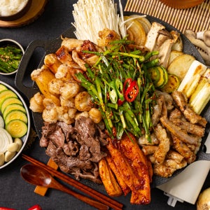 우수우 국내산 당일도축 한우 곱창 대창 막창 구이 200g 캠핑 혼술 안주 야식 곱창모둠