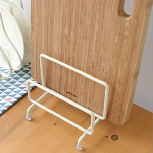 철제로 만들어진 도마꽂이 주방 정리 용품 도마받침