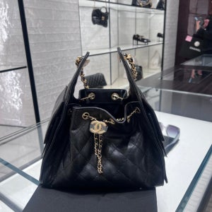 럭셔리백/면세 샤넬 여성백 CHANEL 클래식 25백 스몰 그레인드 카프스킨 블랙 AS5293-B20304-94305 캐비어백
