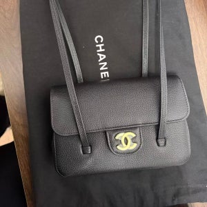 럭셔리백/면세 샤넬 여성백 CHANEL 26 제니백 미니 캐비어 블랙 그레인드 카프스킨 AP5068-B23204-94305