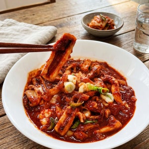 라투이 매운 오징어볶음 600g (300g x 2팩) 캠핑 차박 밀키트 술안주