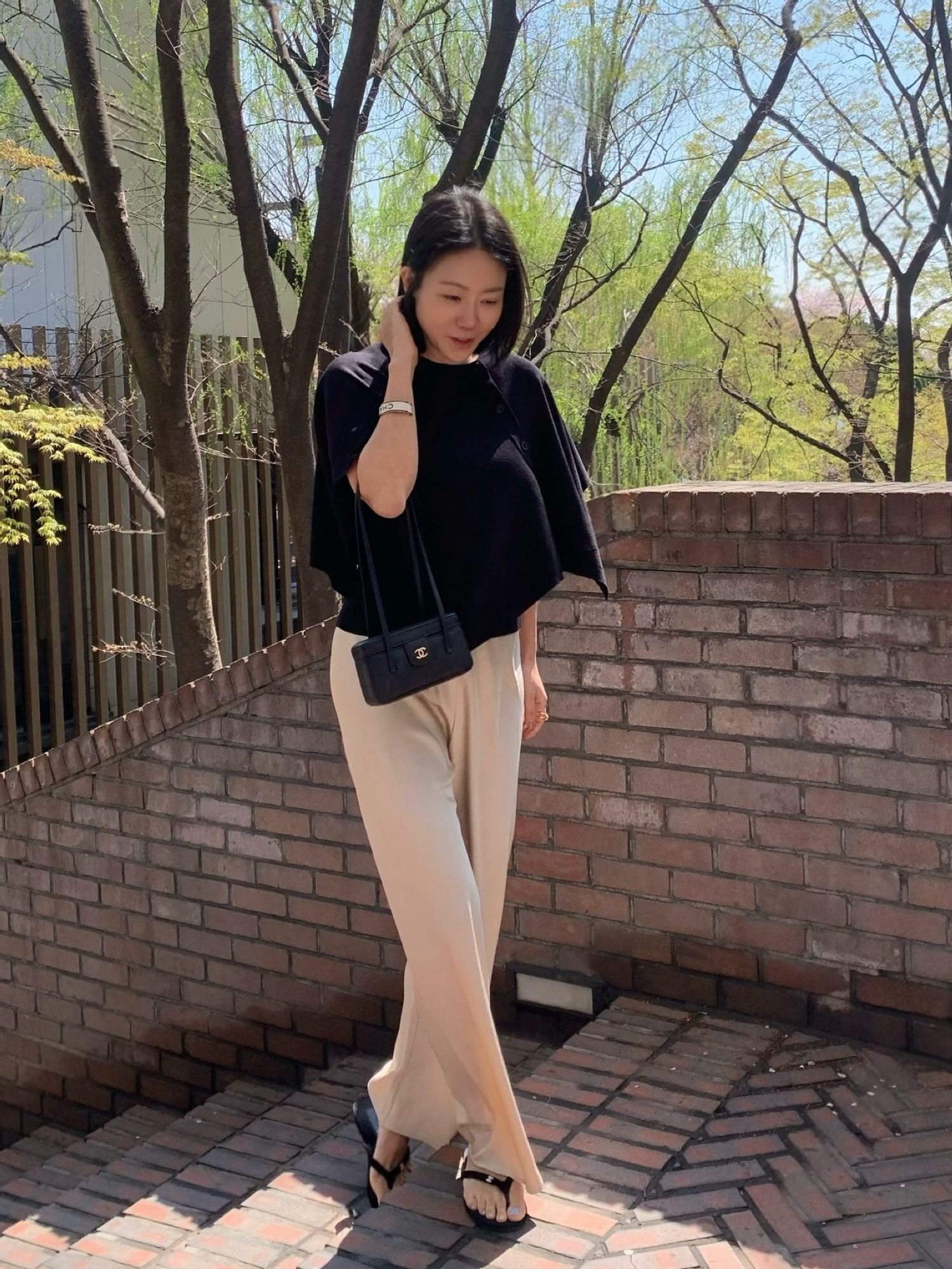 블랙,연베이지당일 26ss 로우게이지 사틴 바이어스 팬츠 세미와이드 밴딩슬랙스