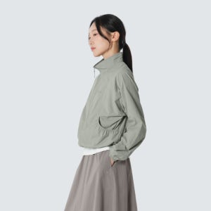 [스노우피크 어패럴] 피코 선블록 초경량 여성 스탠드넥 바람막이 Light Khaki (S26MWTWB77)