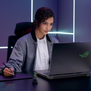 ASUS ROG STRIX G16 G614PW-TS172 16인치 게이밍 노트북 AMD Ryzen9 8940HX 16GB 1TB RTX 5080 프리도스