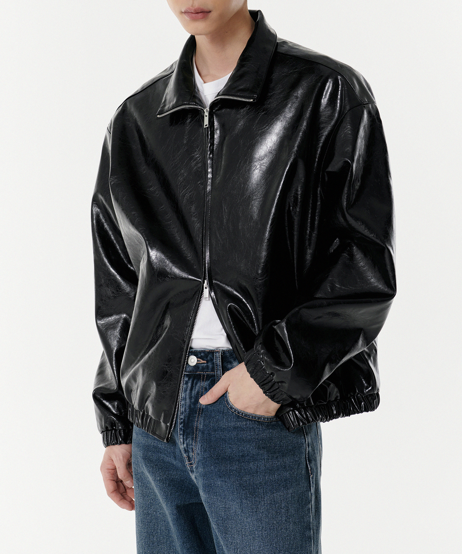 무신사 스탠다드 페이턴트 신세틱 레더 트랙 재킷 블랙 2533586