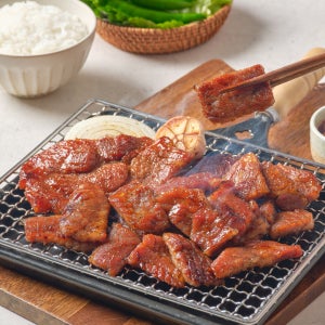보름달 양념 목살 300g 밥도둑 반찬 캠핑고기 캠핑밀키트 양념고기