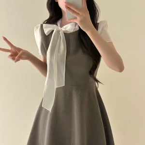 [러블리 하객룩🤍]위니 리본 스카프 타이 캡소매 플레어 미니 원피스