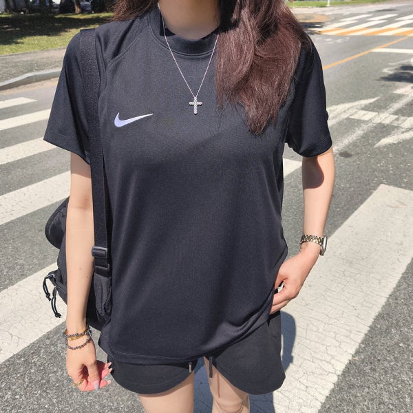 나이키 기능성 반팔티 드라이핏 스우시 스포츠 여성용 티셔츠(3color)